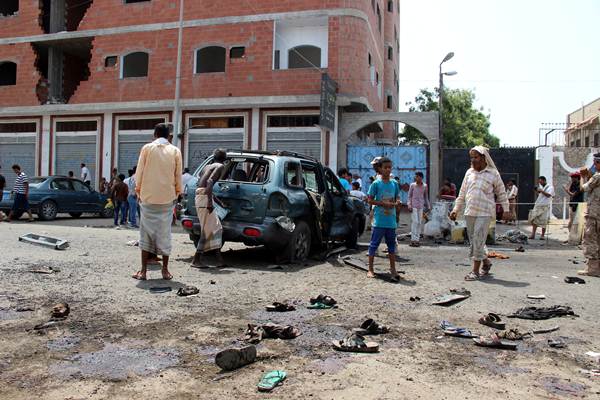 Ilustrasi: Serangan bom bunuh diri di Aden, Yaman/Reuters