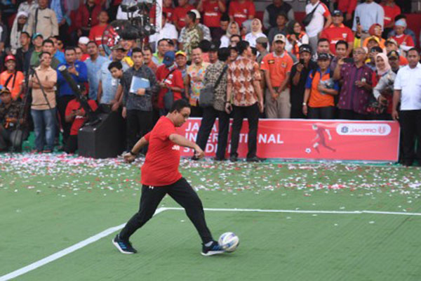  Resmikan Pembangunan Jakarta International Stadium, Anies Main Bola