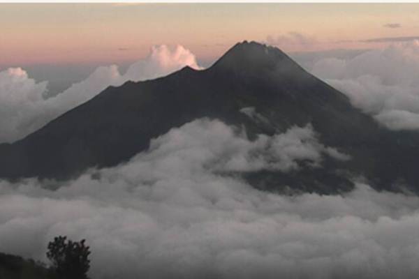  Gunung Merapi 16 Kali Gempa Guguran