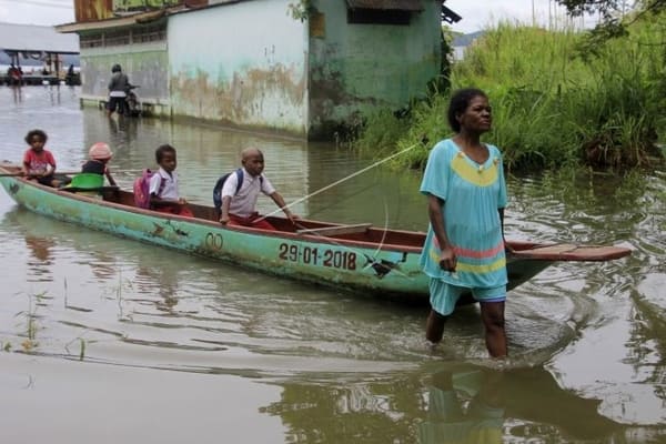  Banjir Jayapura Putuskan jalan Raya Sentani-Kemiri