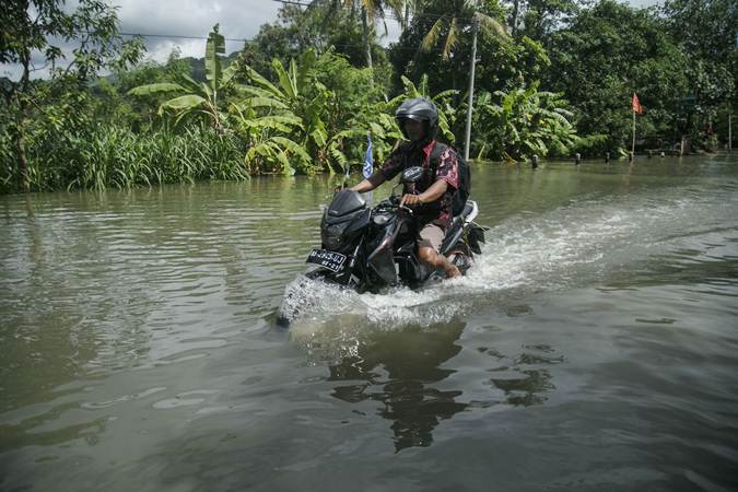  Jalan Wisata Parantritis Tertutup Banjir