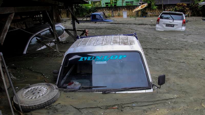  Banjir Rendam Ratusan Rumah di Jember