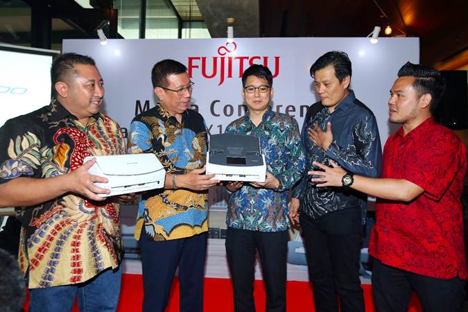  Peluncuran Scanner Fujitsu ScanSnap iX1500