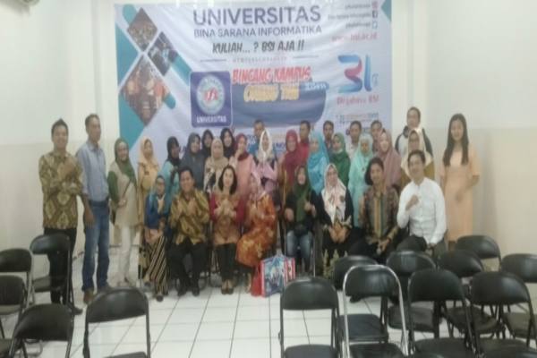  UBSI Kampus Jatiwaringin Kenalkan Aplikasi M-Paren Student