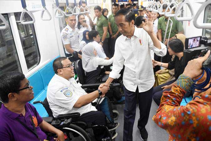  Dua Kali Naik MRT, Jokowi Soroti Beberapa Kekurangan