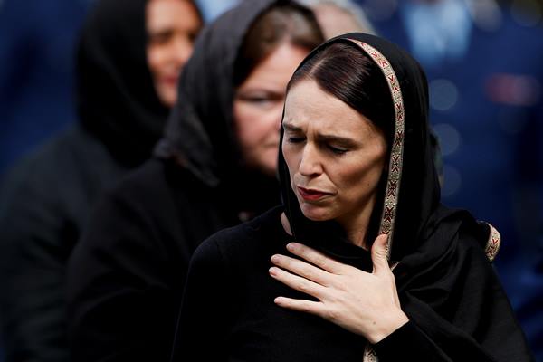  Peringati Aksi Teroris, Para Wanita Selandia Baru Kenakan Jilbab