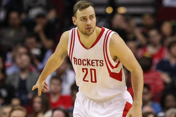  Forward Veteran Donatas Motiejunas Bertarung Lagi di NBA