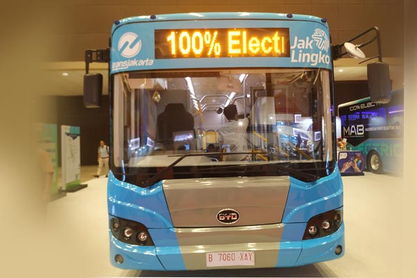  BNBR Kerja Sama Uji Coba Bus Listrik dengan TransJakarta