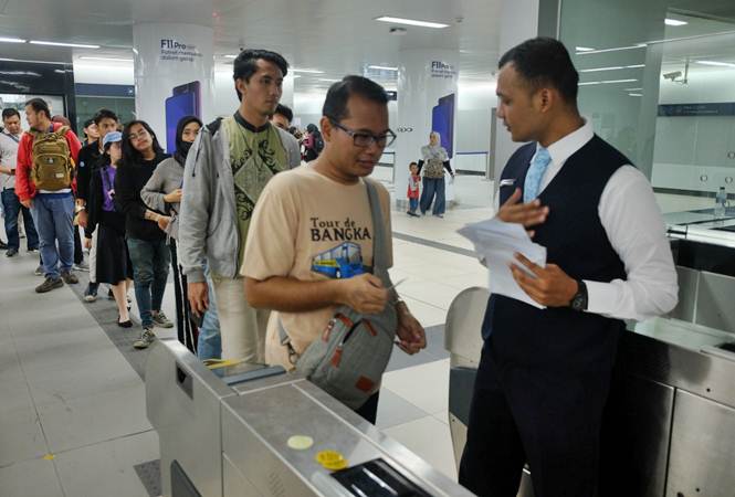  Tarif Tak Kunjung Jelas, Perencanaan Bisnis MRT & LRT Hujan Kritik