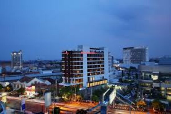  Hotel Grandhika Pemuda – Semarang Tawarkan Menu Tiga Budaya