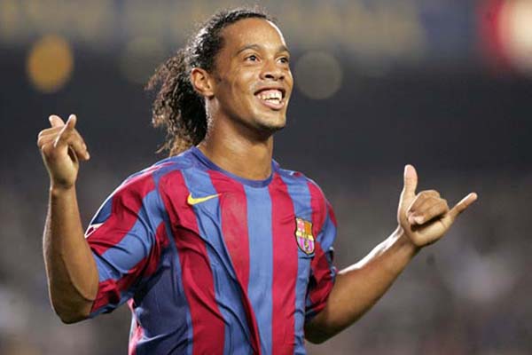 Alex Noerdin Tetap Ingin Bawa Ronaldinho ke Palembang