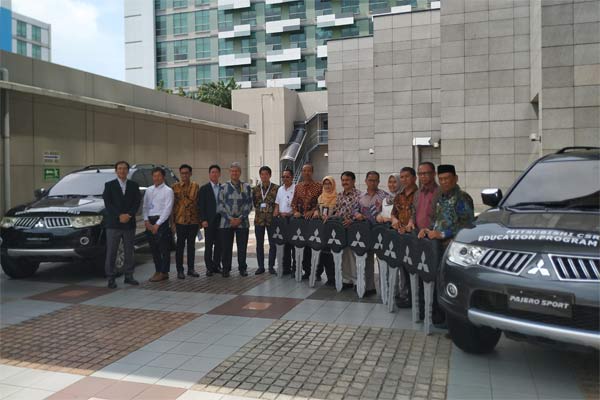  Dukung Pendidikan Vokasi, Mitsubishi Motors Donasikan 9 Unit Mobil