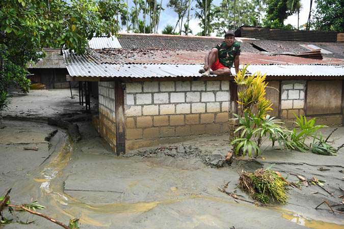  Keluarga 77 Korban Banjir Bandang Jayapura Dapat Santunan