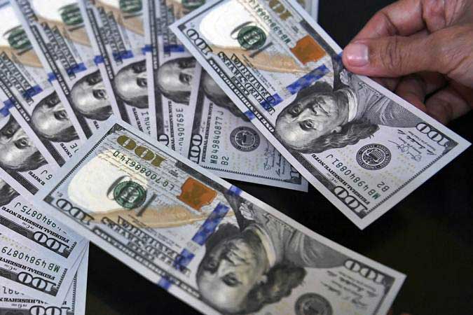  Dolar Tetap Menguat Meskipun AS Catat Perlambatan Pertumbuhan