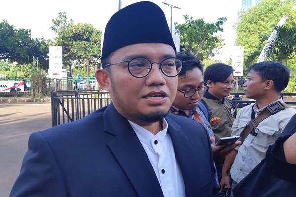  Dahnil Anzar Tuding Kubu Jokowi-Ma\'ruf Bagi-bagi Amplop Cap Jempol