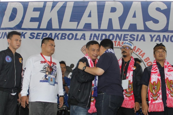  Bobotoh Ngahiji, Dukung Jokowi-Ma\'ruf Habisi Mafia Bola