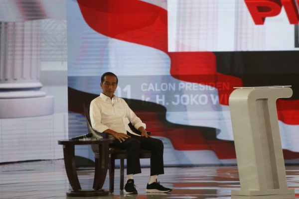  Mengaku Tak Akan Serang Prabowo, Jokowi: Adem