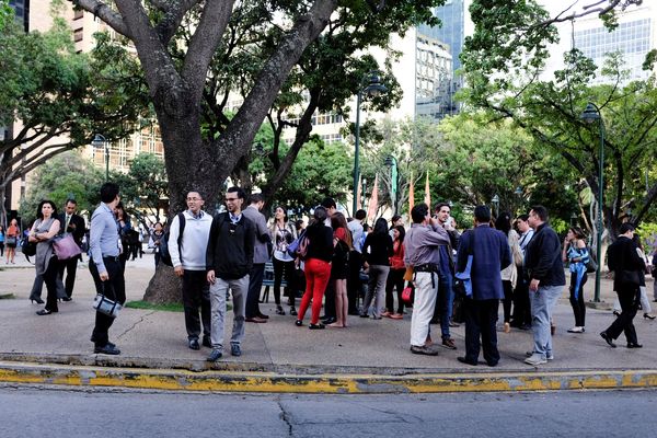  Listrik Kembali Padam, Warga Caracas Protes di Jalan
