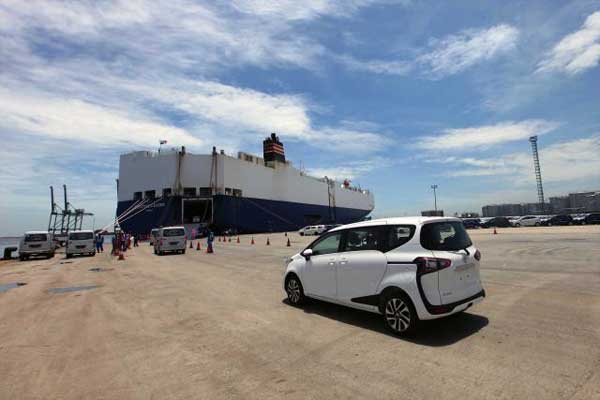  PENGEMBANGAN EKSPOR : Sedan dan SUV, Model Favorit Pasar Global