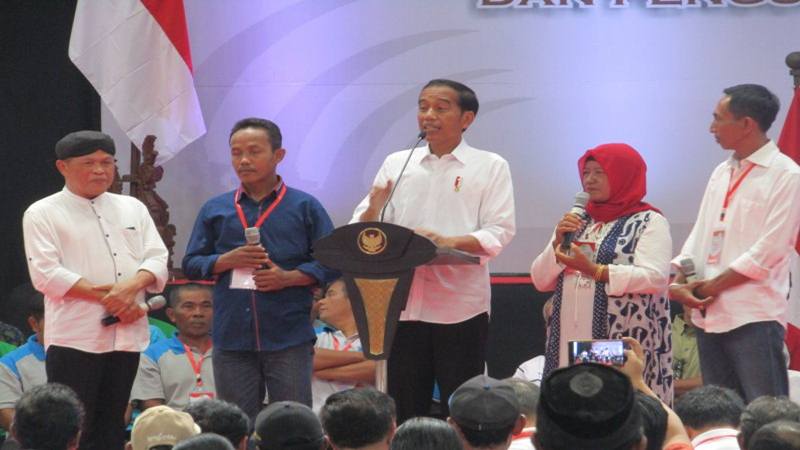  Ketika Jokowi dan Pelawak Kirun Jawab Keluhan Petani