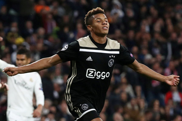 Penyerang sayap Ajax Amsterdam David Neres/Reuters-Sergio Perez