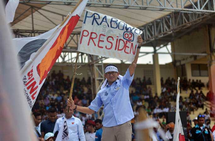 Cawapres nomor urut 02 Sandiaga Uno mengadiri kampanye terbuka di Stadion Semeru, Lumajang, Jawa Timur, Kamis (4/4/2019)./ANTARA FOTO-Seno