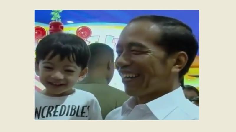  Video Aksi Kocak Jan Ethes Meledek Jokowi di Antara Wartawan