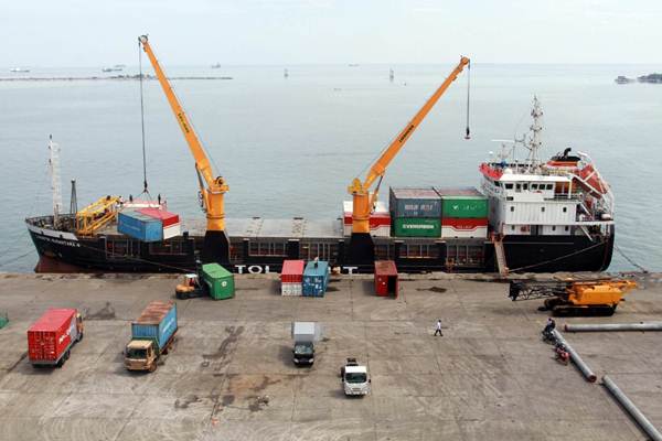  Kapal Tol Laut Angkut Beras 1.000 Ton dari Surabaya ke Bitung