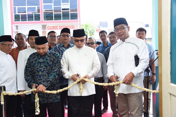  Ridwan Kamil: Bank Wakaf Mikro Segera Hadir di 8.000 Pesantren