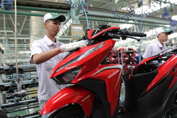  Penjualan MPM di GIIAS Surabaya Tembus 228 Unit