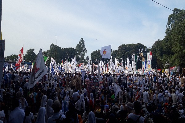  Sandiaga Uno Kampanye di Tangerang, Pendukung Berkumpul sejak Subuh
