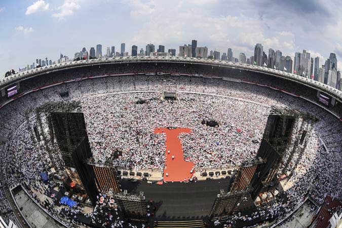  Jokowi Singgung Capaian Ekonomi di Kampanye Akbar Konser Putih Bersatu