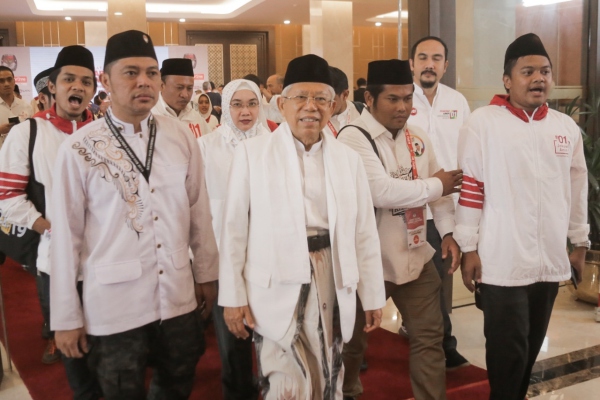 DEBAT PILPRES Cawapres nomor urut 01 Ma'ruf Amin meninggalkan ruangan usai mengikuti debat Pilpres putaran terakhir di Jakarta, Sabtu, (13/4/2019)/JIBI/Bisnis-Felix Jody Kinarwan