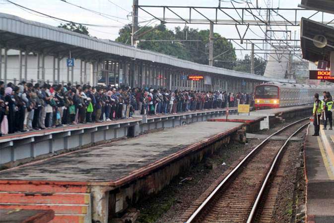  Pengoperasian DDT Jatinegara-Cakung Bikin KRL Terlambat Hingga Esok