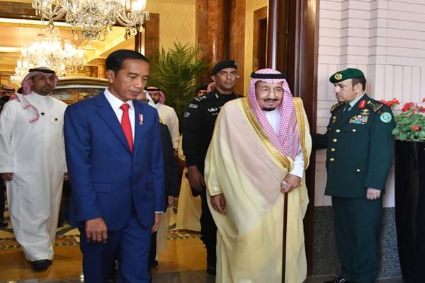  Temui Raja Salman di Arab Saudi, Jokowi Ajak Kaesang dan Gibran