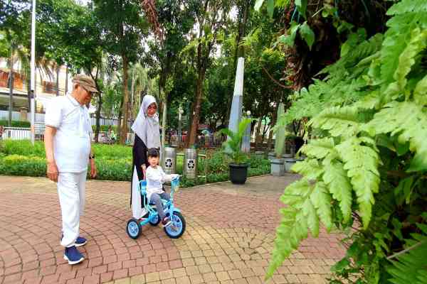  Masa Tenang, Ma\'ruf Amin Habiskan Waktu Bersama Cucu