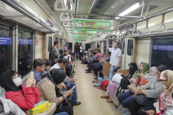  Rel Patah, Perjalanan KRL Commuterline Tujuan Angke Tersendat 1,5 Jam
