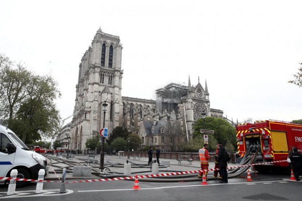  Api Kebakaran di Katedral Notre Dame Berhasil Dipadamkan Total
