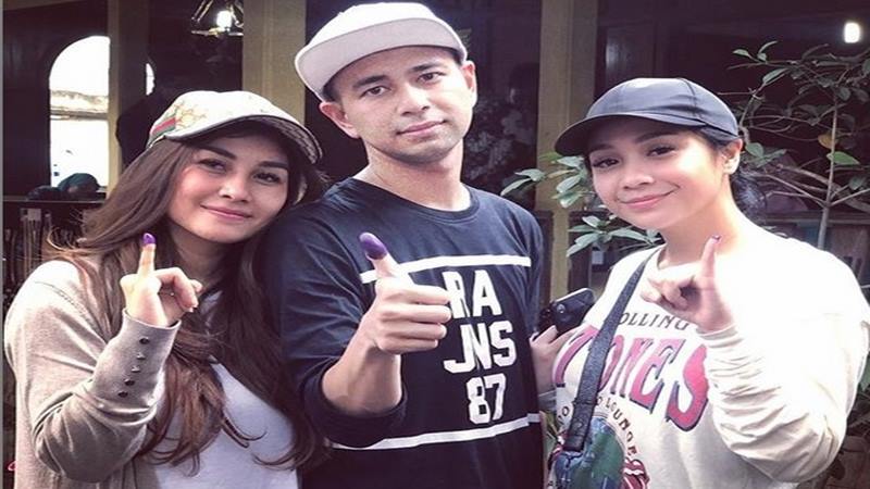  5 Berita Populer Lifestyle, Raffi-Nagita Pamer Jempol Bertinta dan Syahrini Tetap Nyoblos ke TPS Meski Jalan Terpincang