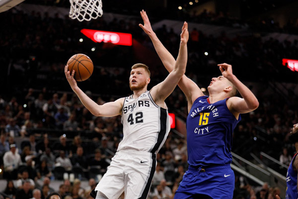  Hasil Playoff Basket NBA, Nuggets Samakan Skor 2 - 2 di Markas Spurs