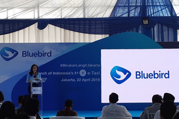  Blue Bird Rilis Layanan Taksi Listrik Pertama di Indonesia
