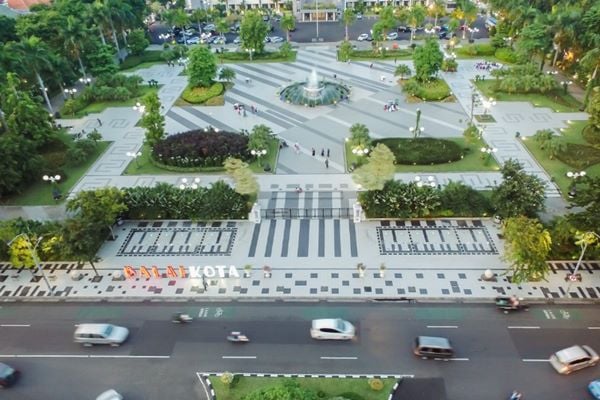  Alun-Alun Suroboyo, Pemkot Harus ‘Rebut’ Lahan