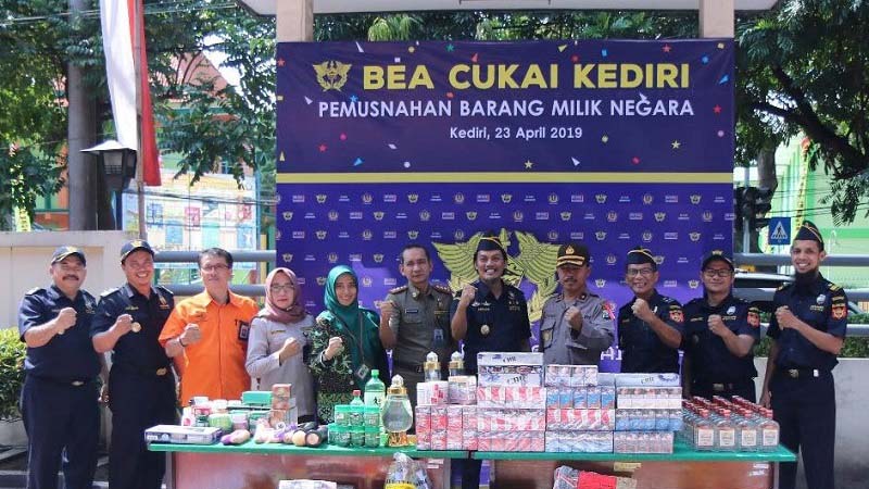  Wujud Komitmen Lindungi Masyarakat Bea Cukai Musnahkan Barang-Barang Ilegal