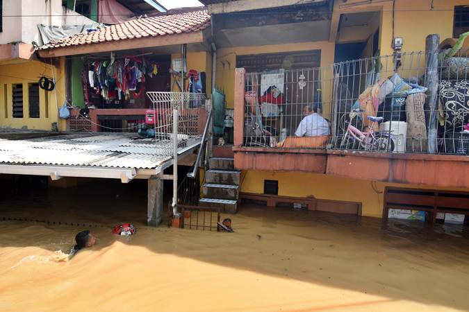  Banjir Landa Kawasan Rawajati, Jakarta Selatan