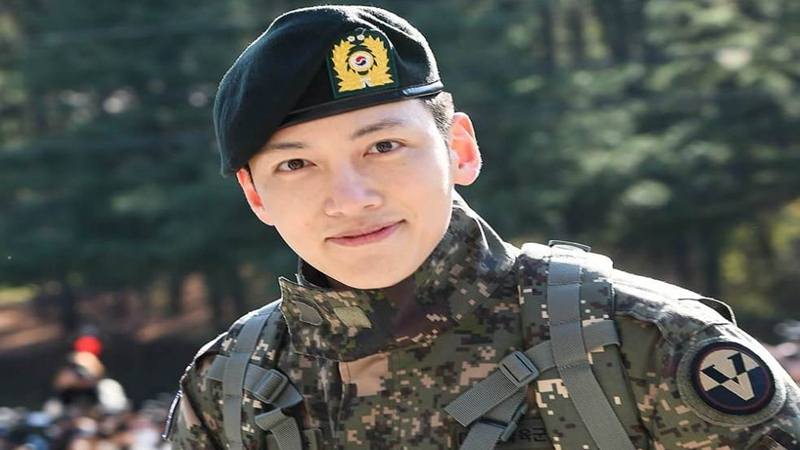  Ji Chang-wook Selesaikan Wajib Militer