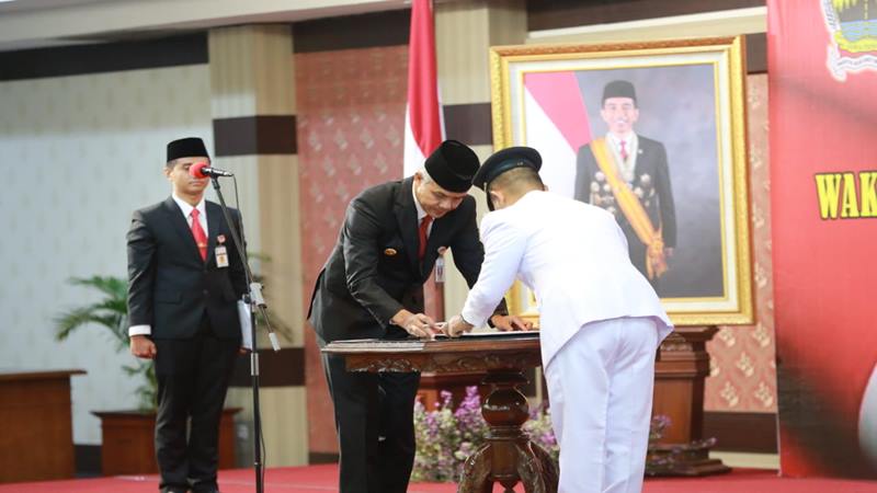  Arif Sugianto Resmi Dilantik Jadi Wakil Bupati Kebumen