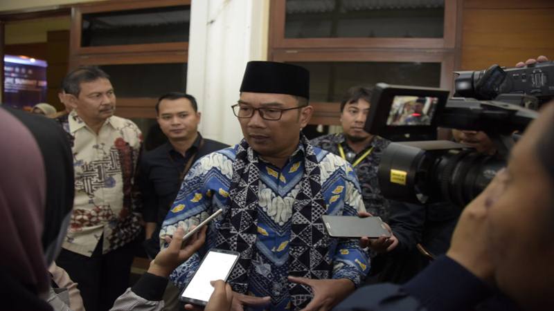  Ridwan Kamil Prihatin Hari Buruh di Bandung Diwarnai Ricuh