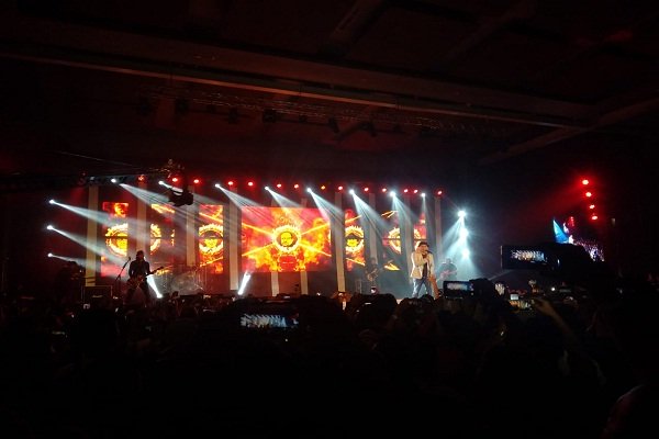  Konser Padi Reborn di Colomadu Bangkitkan Kenangan Manis Sobat Padi