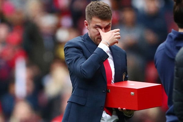  Aaron Ramsey Tinggalkan Arsenal dengan Linangan Air Mata