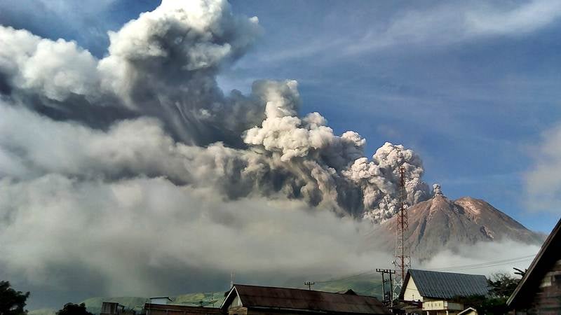  Gunung Sinabung Kembali Erupsi